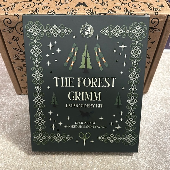 FAIRYLOOT Forest Grimm embroidery kit - Picture 1 of 4